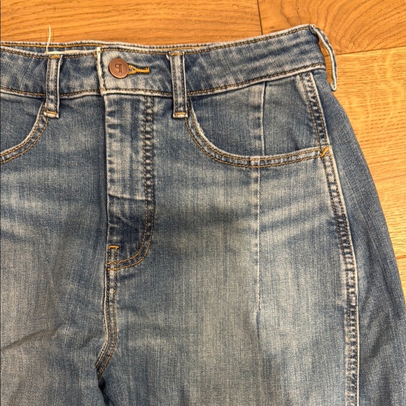 Pilcro Heritage Barrel Jeans (SHORT) - Picture 4 of 10